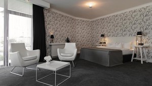 Suite 121